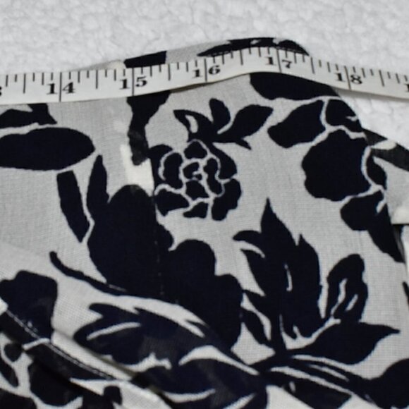 Talbots Petites All Season Silk Wool Overlay Navy Blue Cream Midi Skirt Size 14 - Picture 4 of 9